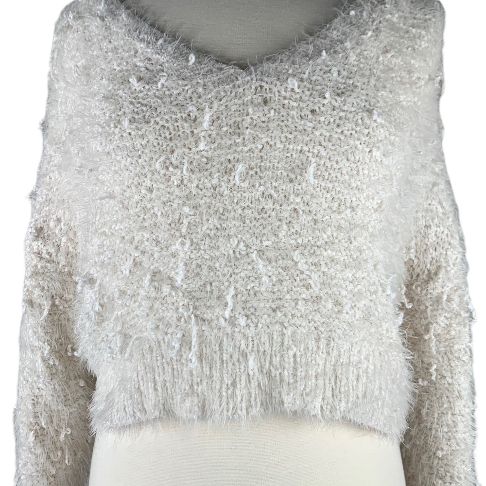 altar’d state cream relaxed V Neck cropped nubby sweater Size Small